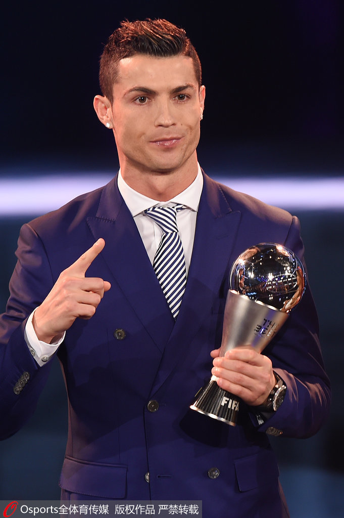 扛起球队进攻！小波特半场19分4抢断，第二节5中5（小波特火力全开：半场19分4抢断，次节5投5中扛起进攻）