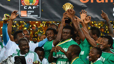 邮报评近5年曼联引援：姆伯莫居首、C罗第4，桑乔垫底（《邮报》评选曼联近五年引援榜：姆伯莫居首，C罗第4，桑乔排名末位）