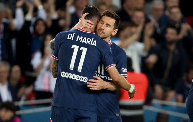 共和报：米兰正考虑冬窗签回41岁的蒂亚戈-席尔瓦（共和报：米兰考虑冬窗重签41岁蒂亚戈-席尔瓦）