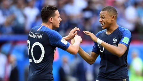 毕包vs巴黎首发：尼科·威廉姆斯对决KK7，维蒂尼亚在列（毕巴战巴黎首发出炉：尼科-威廉姆斯对决KK7，维蒂尼亚先发）