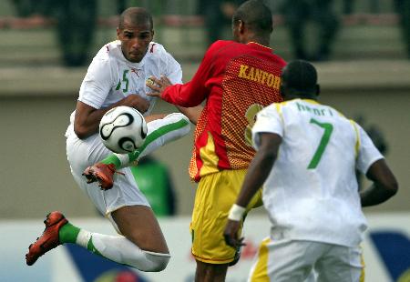 连救4个局点轰6-0！王曼昱打出窒息逆转，第三局直接打崩对手（连救4个局点后6-0反击，王曼昱上演窒息式逆转，第三局彻底打垮对手）