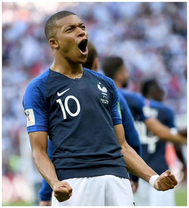 澳超半场：克莱因远射中柱，阿德莱德联暂0-0布里斯班狮吼（澳超半场：克莱因远射中框，阿德莱德联与布里斯班狮吼0-0僵持）