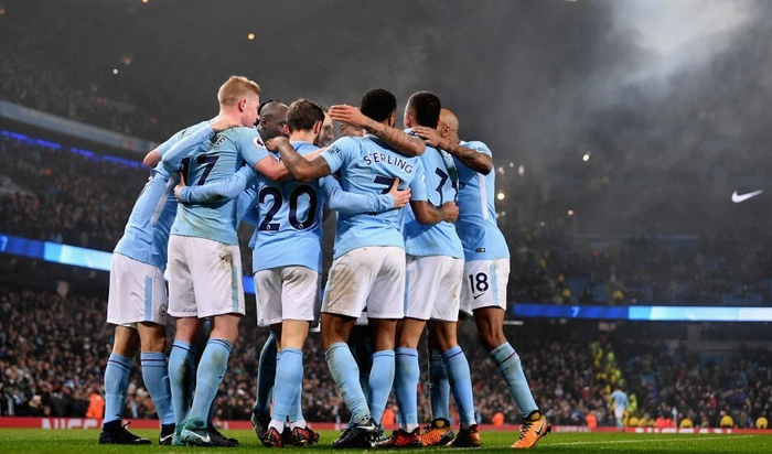 官方：受大雾影响，巴萨前往客场的航班将延迟一个小时起飞（官方通报：大雾导致巴萨客场航班起飞延后一小时）